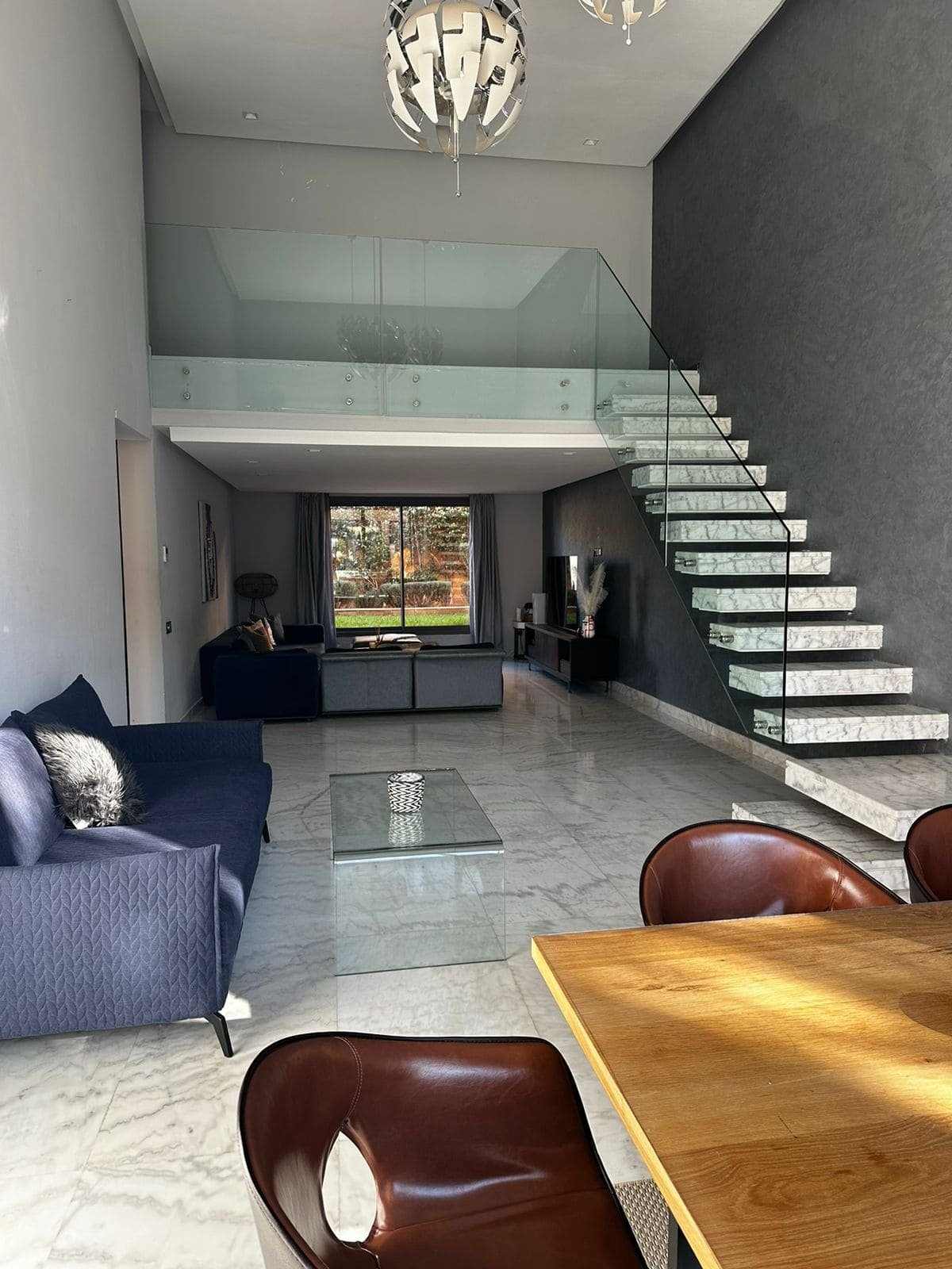 Magnifique villa à vendre sur la Route de Ouarzazate – Proche de l'École Américaine