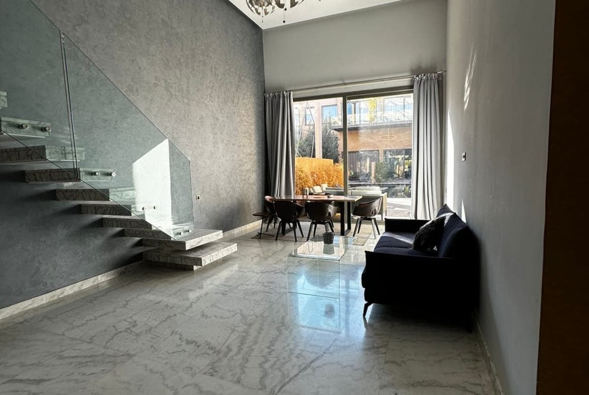 Magnifique villa à vendre sur la Route de Ouarzazate – Proche de l'École Américaine