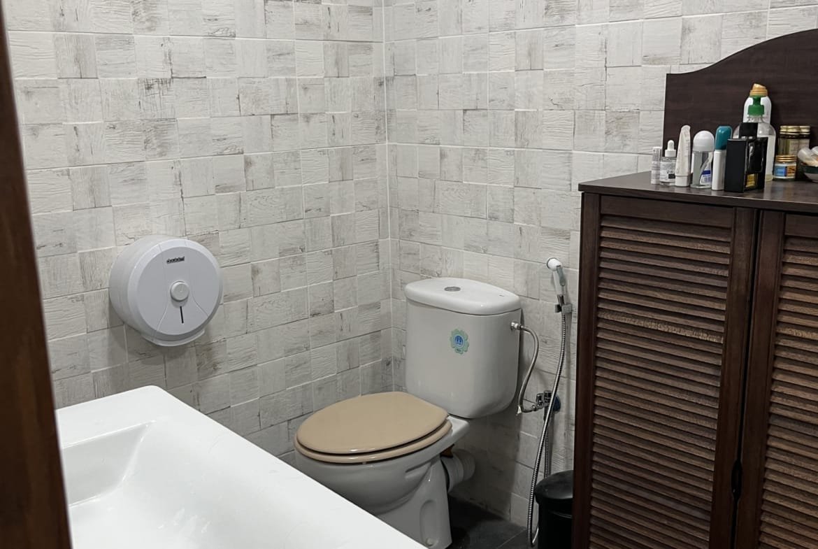 À Vendre : Bel Appartement avec Terrasse et Place de Parking à Majorelle, Marrakech