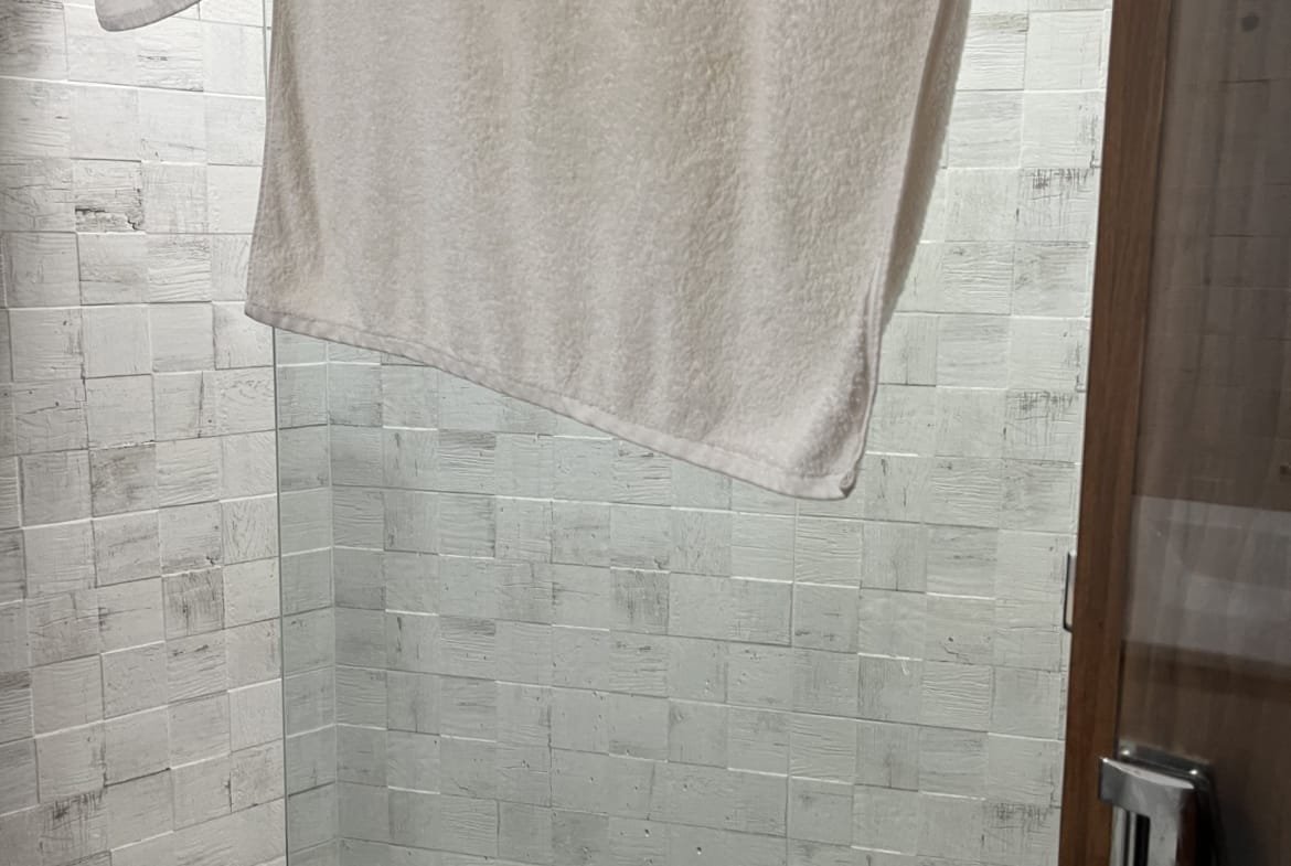 À Vendre : Bel Appartement avec Terrasse et Place de Parking à Majorelle, Marrakech