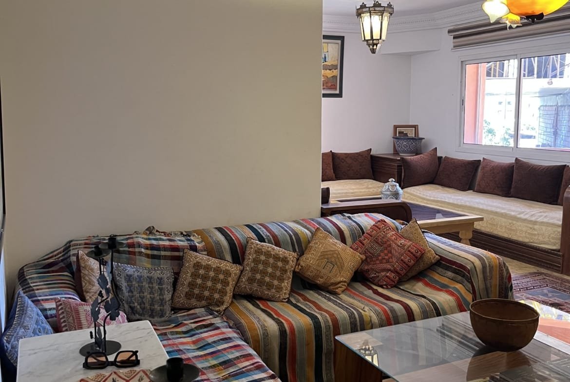 À Vendre : Bel Appartement avec Terrasse et Place de Parking à Majorelle, Marrakech