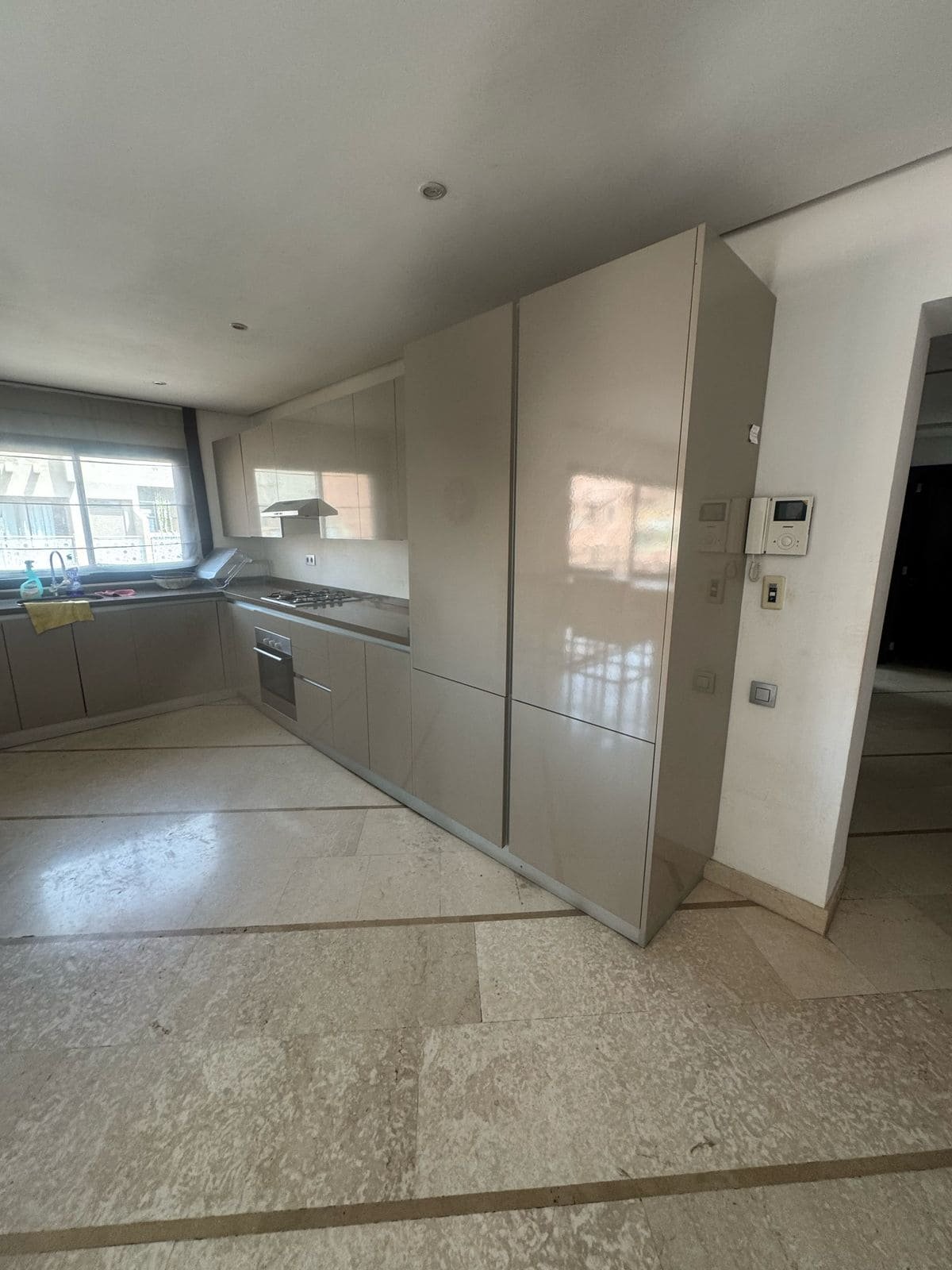 À Vendre : Magnifique Appartement Meublé à Carré Eden – Gueliz