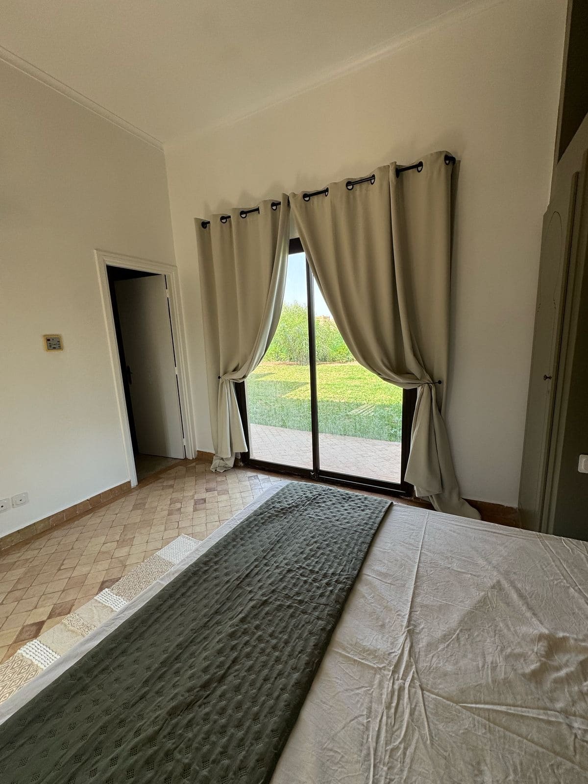 Villa meublée avec piscine à louer Route de Fez