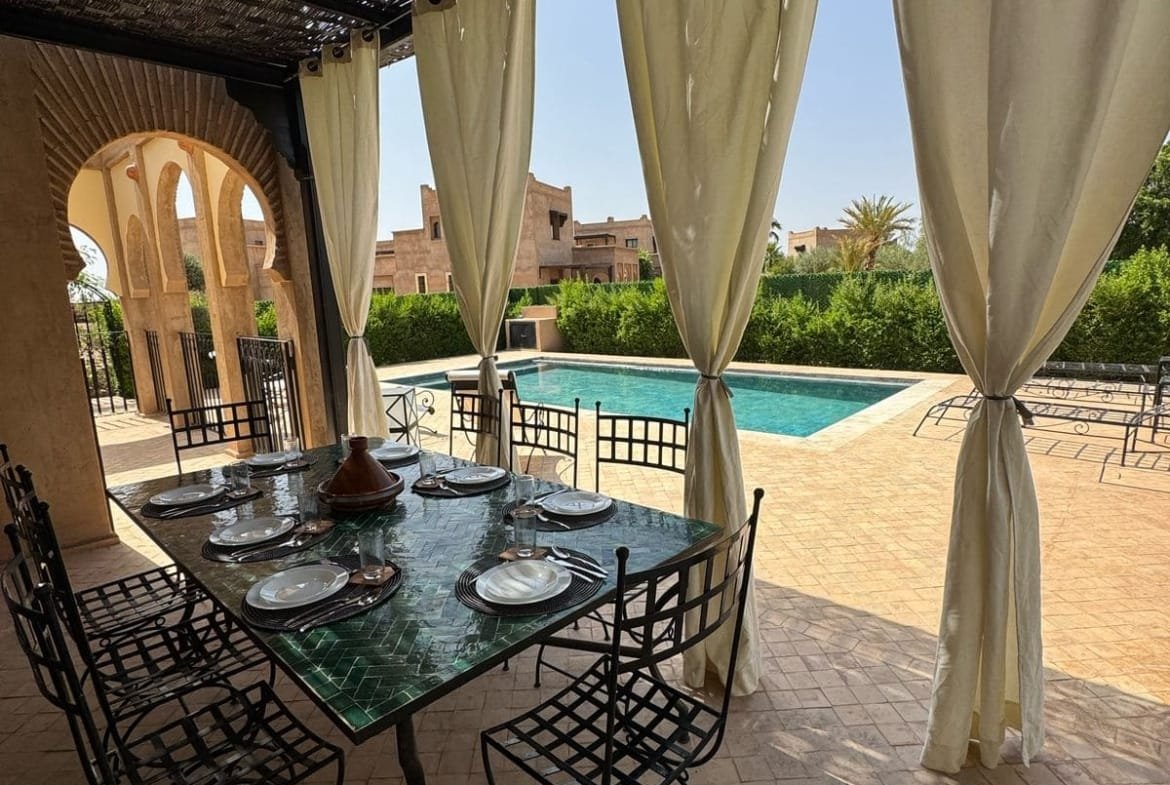 Villa meublée avec piscine à louer Route de Fez