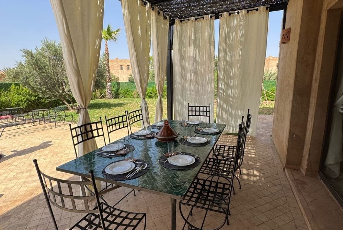 Villa meublée avec piscine à louer Route de Fez