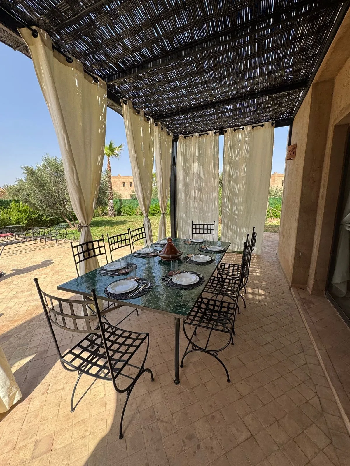 Villa meublée avec piscine à louer Route de Fez