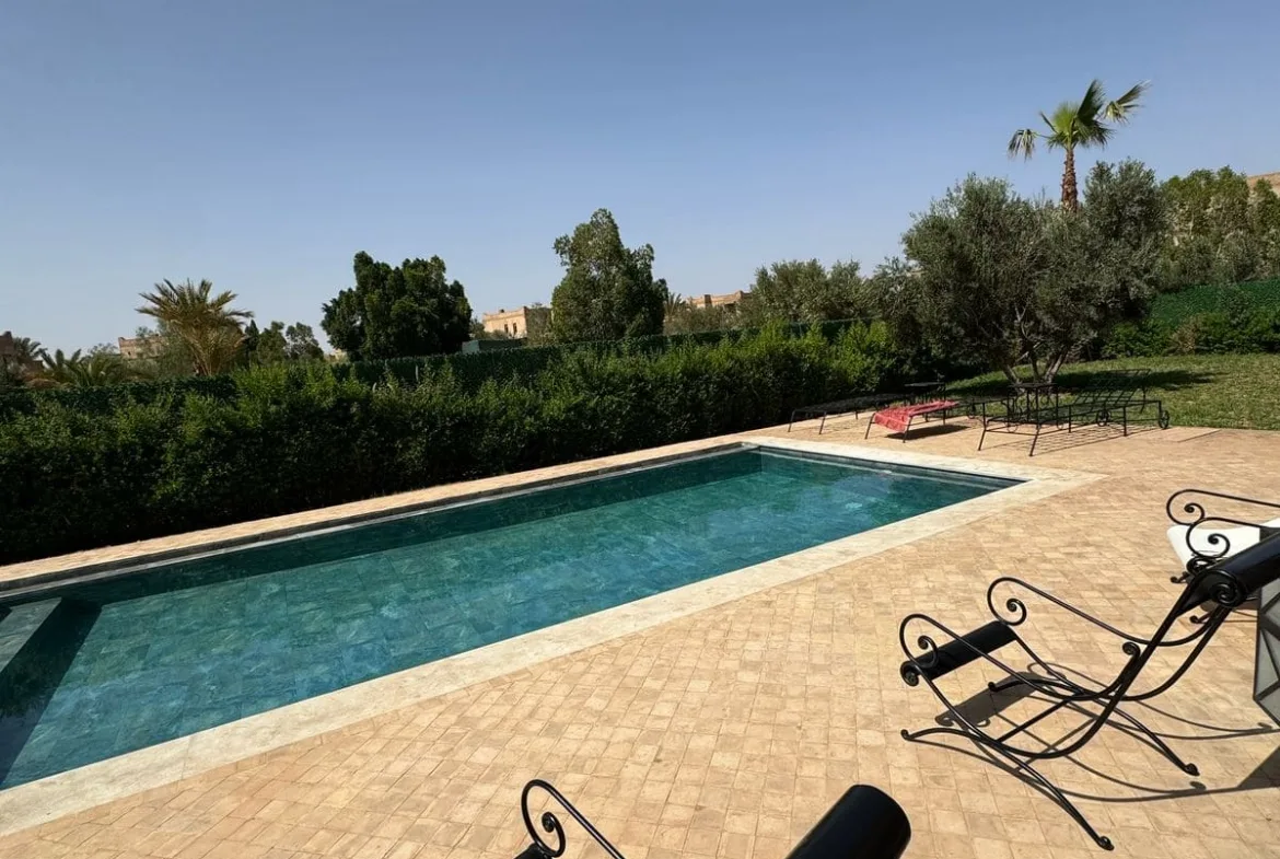 Villa meublée avec piscine à louer Route de Fez