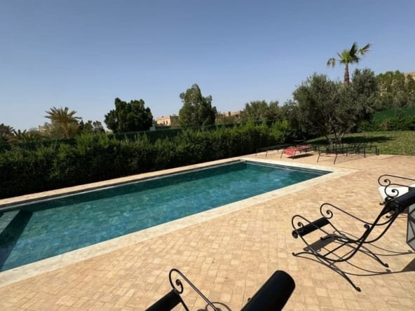 Villa meublée avec piscine à louer Route de Fez