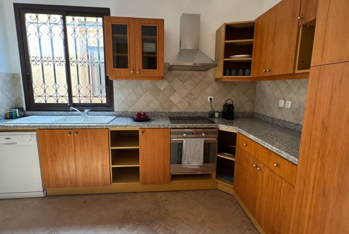 Villa meublée avec piscine à louer Route de Fez