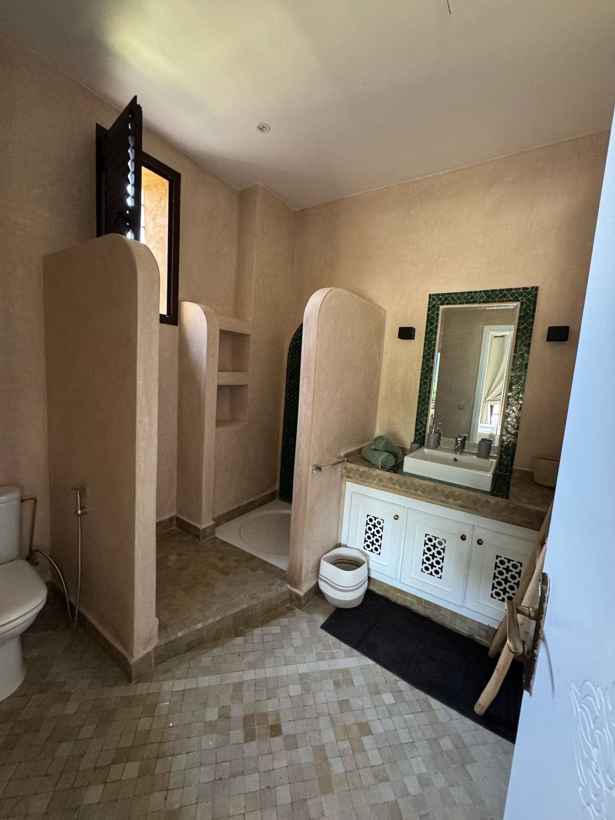 Villa meublée avec piscine à louer Route de Fez